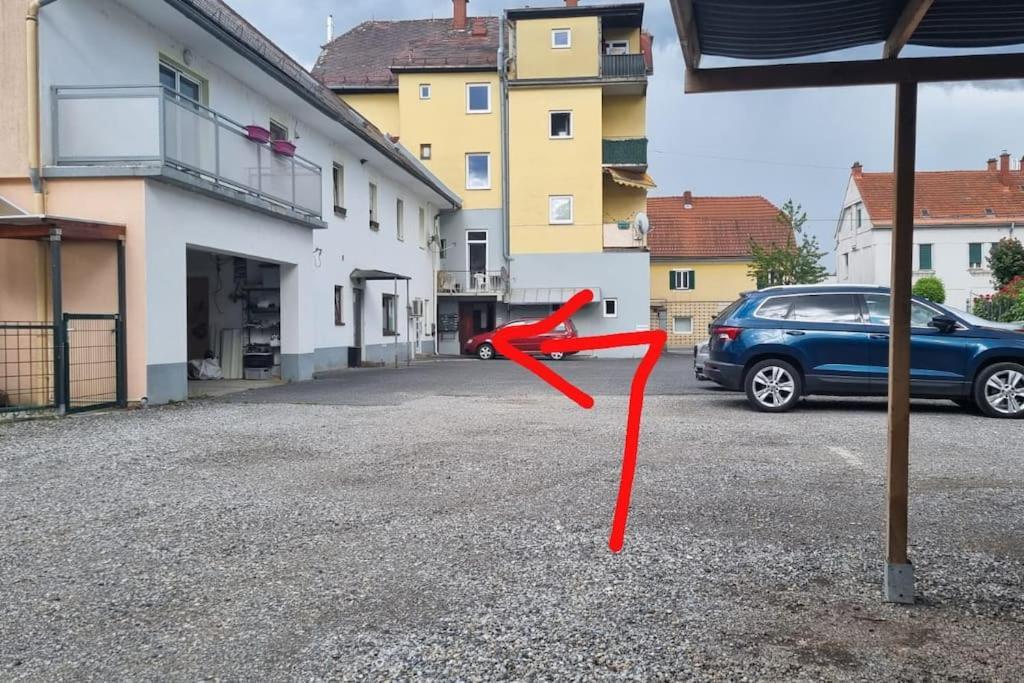 Mit 2 Betten Inklusive Gratis Parkplatz *